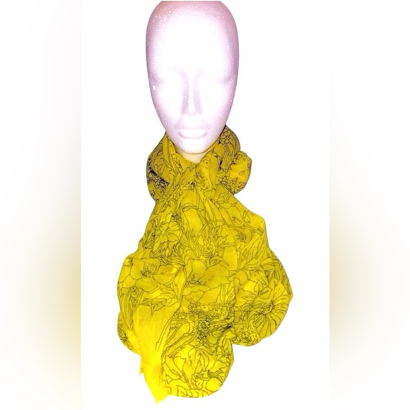 Echo Flower Scarf - Picture 1 of 7